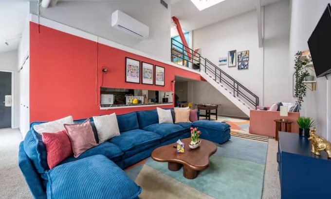 Printers Row Condo | Fun Downtown Penthouse #3 | Vintage +balcony&gym