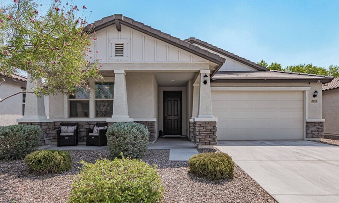 Phoenix House | Fun-filled family retreat near stadiums