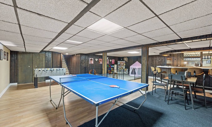 Warren House | Fun Game House in Warren, Dog Friendly!