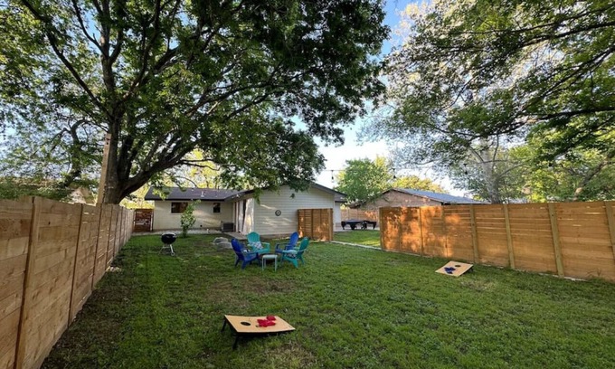 Austin House | Fun Group Travel Retreat