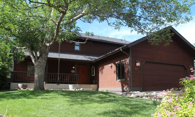 Troutman Park House | Fun Home to Gather in, with easy access to Old Town, CSU, the Foothills and more