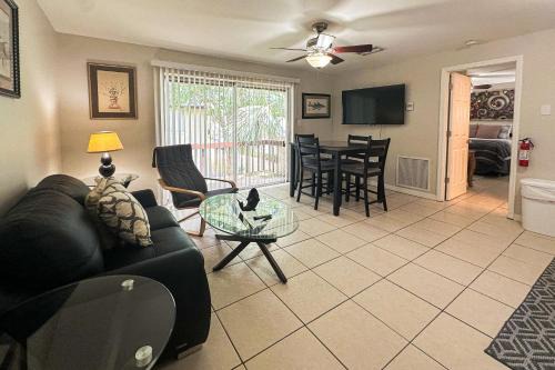Largo Apartment | Fun in the Sun