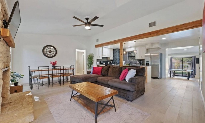 Cedar Park House | Fun Near Austin - Big Groups!