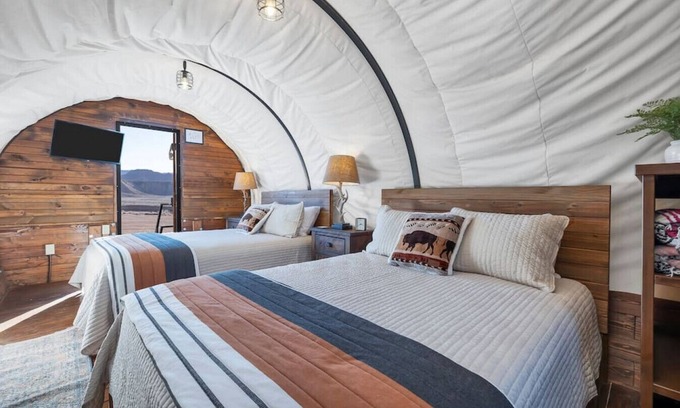 Virgin Cabin | Fun Outlaw Covered Wagon w/2 Queen Beds & Fire Pit