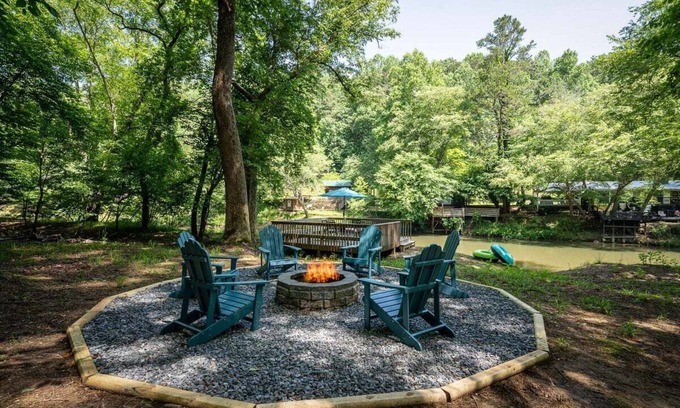 Ellijay Cabin | Fun Riverside Cabin: Indoor Games+Hot Tub+Firepit