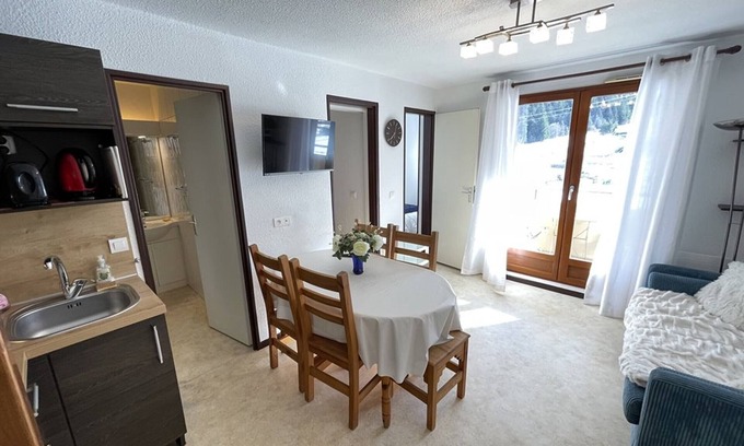 Laveissiere Apartment | Functional apartment near slopes, ideal for 4-6 people