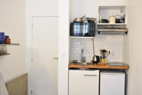 Parc-de-Montsouris Apartment | Functional Studio In Paris