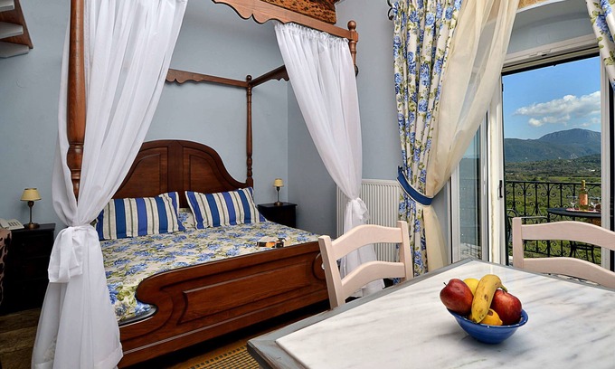 Giannades Hotel | Fundana Villas