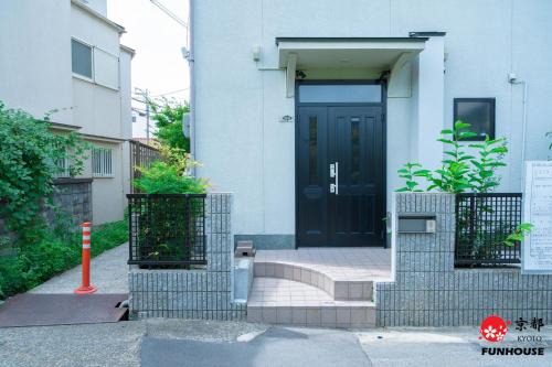 Minami House | Funhouse Kaori