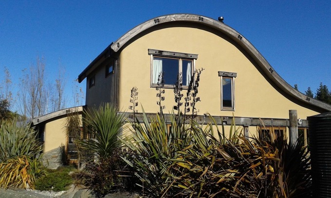 Lake Hawea House | Funky, quality 3 bedroom home