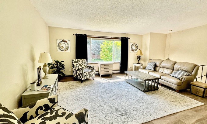 Minneapolis - St. Paul House | Furnished Prior Lake Duplex. Near Downtown, Mystic Lake Casino and the LAKE!