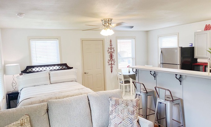 Lakeland House | Furnished Red Studio central location near restaurants, Lake & shopping