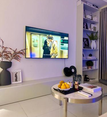 District 1 Apartment | Fuzzi - Downtown modern 1BR near BuiVien walking street SOHO
