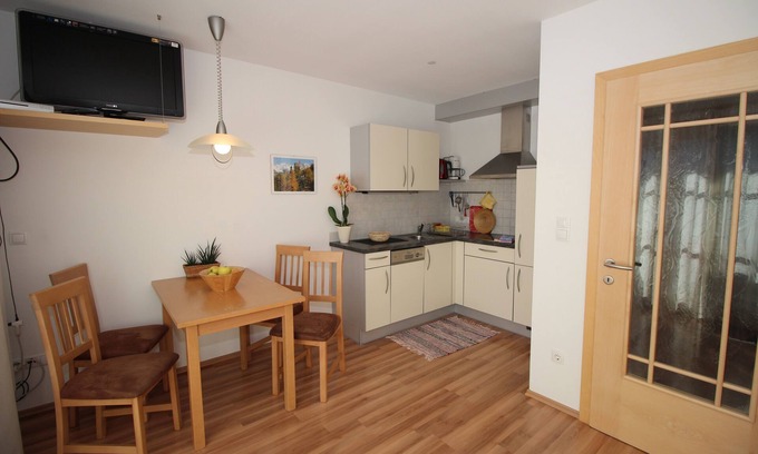 Brunico Apartment | FW "kronblick" bei Im Winkl - Charmante Kleinwohnung