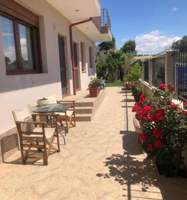 Paralia Dionysiou Apartment | Gästehaus Dimitra