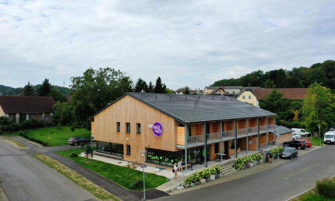 Sitzenberg-Reidling Hotel | GästeHAUS & HOFladen Familie Öllerer