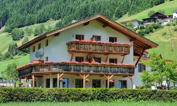 Gries im Sellrain House | Gästehaus Landhaus Tyrol