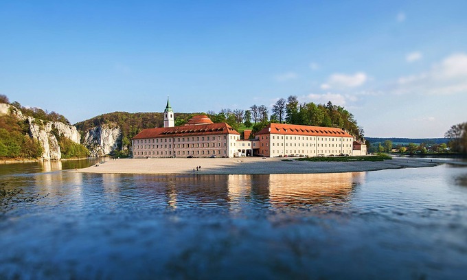 Kelheim House | Gästehaus St. Georg