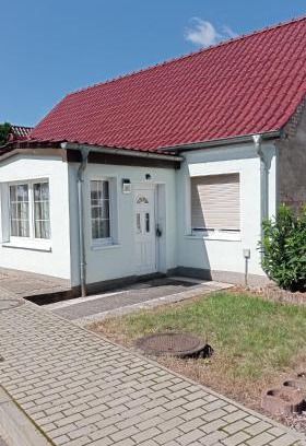 Locktow Apartment | Gästewohnung Locktow, Hauptstraße 1