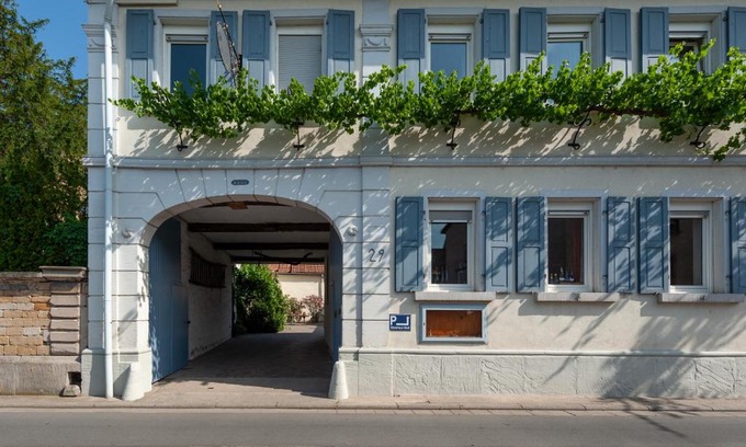 Grosskarlbach Bed & Breakfast | Gästezimmer im Weingut Wolf