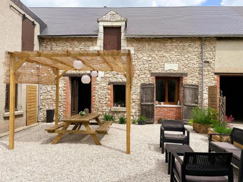 Oisly House | Gîte à Oisly près des Châteaux de la Loire avec Parking et Animaux Bienvenus - FR-1-491-469