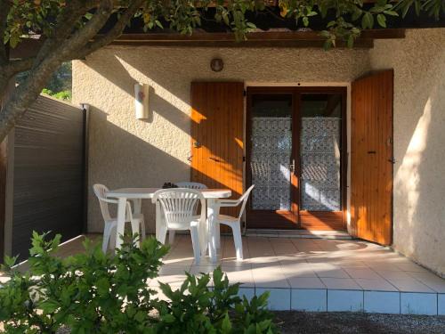 Saint-Martin-d'Ardeche Apartment | Gîte 4 Personnes au calme climatisé