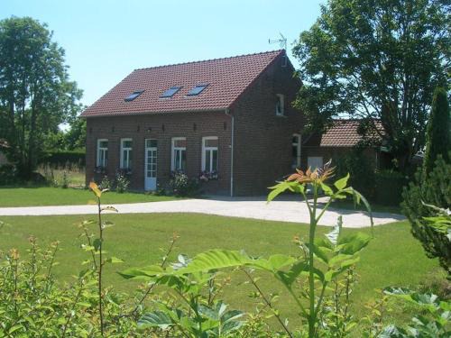 Esquelbecq House | Gîte au calme à Esquelbecq avec jardin clos et équipements modernes, idéal en famille ou entre amis - FR-1-510-48