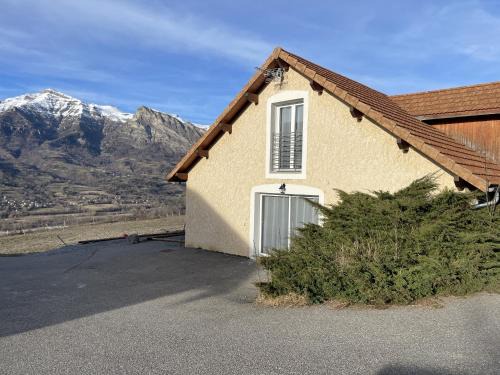Saint-Leger-les-Melezes Apartment | Gîte Belle Vue 2