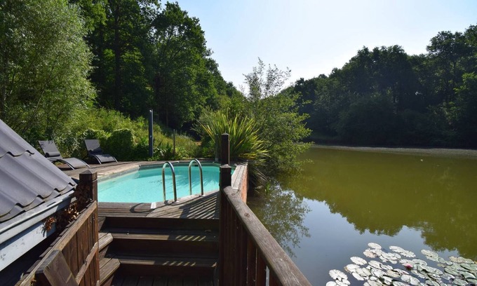 Gueyze Ski Chalet | Gîte chalet insolite avec piscine et lac pêche - proche des Landes