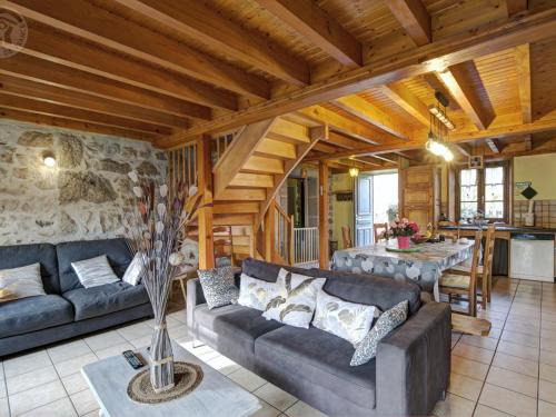 Perigneux House | Gîte chaleureux 3 ch, jardin, animaux admis, garage, wifi - FR-1-496-5