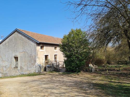 Vandieres House | Gîte chaleureux au bord d'un ruisseau avec grand jardin, proche Metz et Nancy - FR-1-584-64