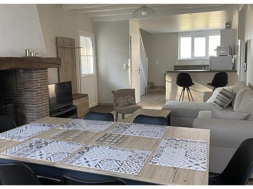 Avaray House | Gîte charmant tout confort, 3 ch, cour privative, proche Châteaux de la Loire et Loire à Vélo, Avaray - FR-1-491-401