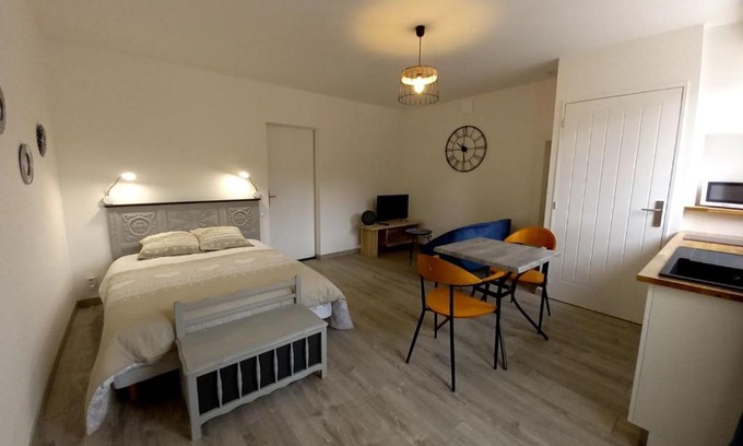 Les Herbiers Apartment | Gîte "Chez Albert et Cie"- 8 mn du Puy du Fou