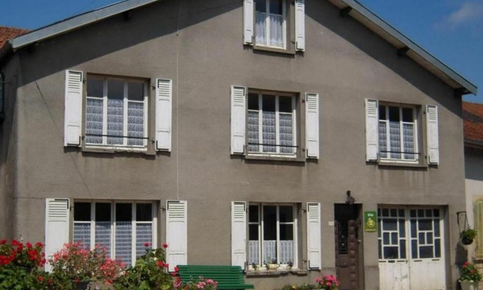 Aouze House | Gîte convivial avec 3 chambres, proche du patrimoine historique, cour et équipements inclus - FR-1-589-38
