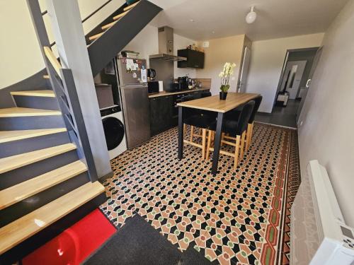 Ancenis House | Gîte de 4 chambres - Ancenis A11 - Logis du Château Rouge