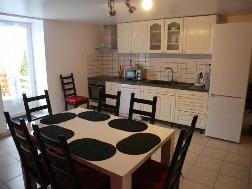 Fleville-Lixieres House | Gîte de Charme avec Sauna, Salle de Jeux et Connexion Fibre en Lorraine - FR-1-584-166