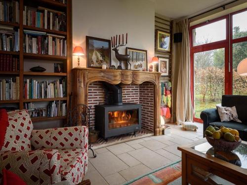 Cerilly House | Gîte de charme avec salle de jeux et home-cinéma près des étangs de Tronçais - FR-1-489-499