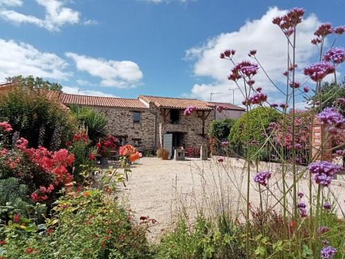 Monnieres House | Gîte de charme avec vélos dans un village viticole proche Clisson et Puy du Fou - FR-1-306-818