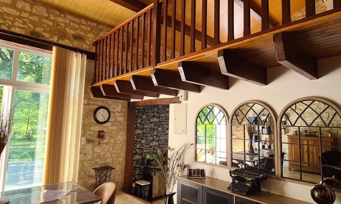 Parranquet House | Gîte de Charme Piscine Privée Chauffée Climatisé Wifi aux Portes du Périgord 4