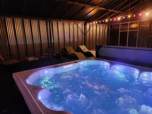 Savonnieres House | Gîte de Charme proche Loire à Vélo avec Jacuzzi Privatif