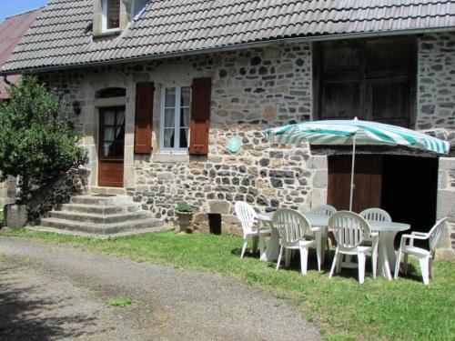 Rilhac-Xaintrie Apartment | Gîte de France à Rilhac Xaintrie 2 épis - Gîte de France 4 personnes MAE-9914