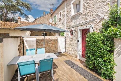 Reau Apartment | Gîte du Clocher - Appt 6p avec terrasse