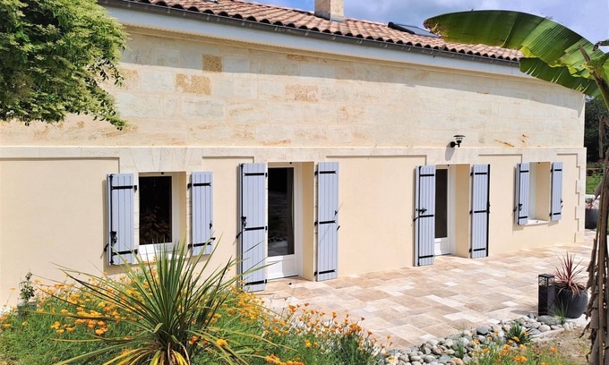 Saint-Andre-de-Cubzac House | Gîte du pont de Lapeyre, 3* bed and breakfast