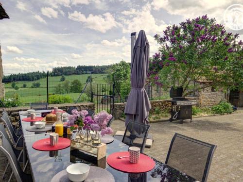 Chalmazel-Jeansagniere House | Gîte en pierre rénové avec jardin et WiFi à Chalmazel-Jeansagnière - FR-1-496-253