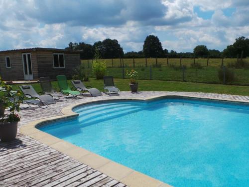 Creuzier-le-Neuf House | Gîte familial avec piscine partagée, cheminée et jardin clos près de Vichy - FR-1-489-76