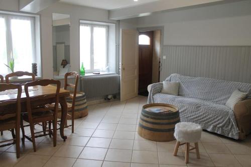 Lancie House | Gîte Fleurs de Gamay au coeur du Beaujolais
