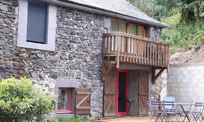 Saint-Bonnet-pres-Orcival House | Gîte des Milans - Saint-bonnet-pres-orcival