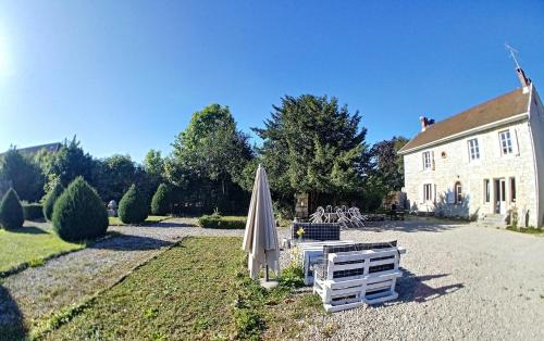 Clairvaux-les-Lacs Villa | Gîte Jura Lac Emeraude