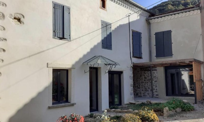 Dun House | Gîte La Glycine