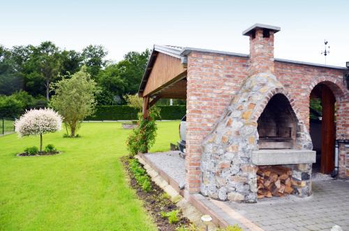 Rance-montbliart House | Gîte Le petit coin de paradis Sautin